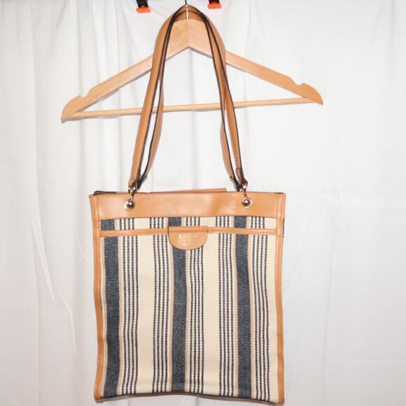 NWOT Jones New York Signature Bag Tan Blue White Stripe, Outside pocket - Picture 9 of 14